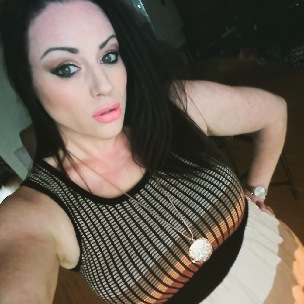 Meet your Posher, Alyson